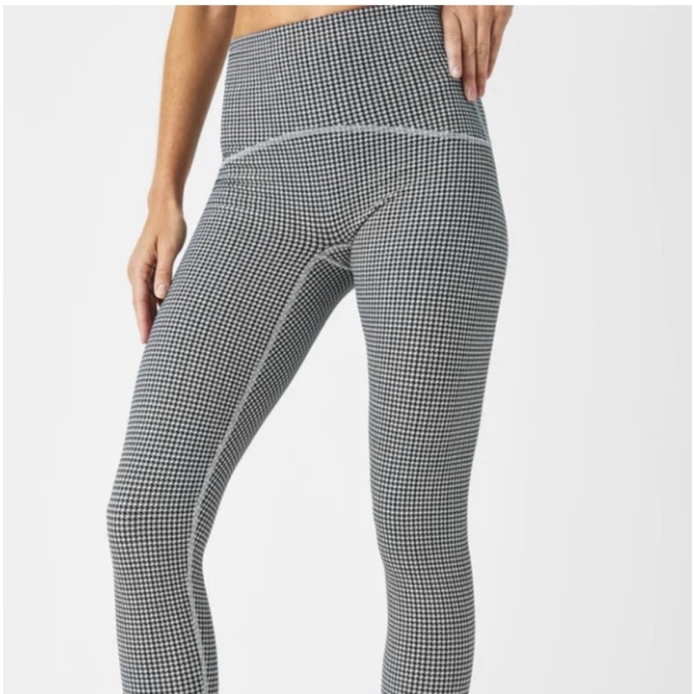 SPANX Booty Boost Active Sculpting Leggings Womens M Navy White Houndstooth